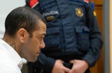 Breaking News: Дани Алвес тунги клубда аёлни зўрлагани учун 4,5 йил муддатга қамоққа ҳукм қилинди