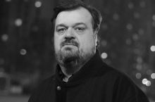 Таниқли рус шарҳловчиси Василий Уткин вафот этди